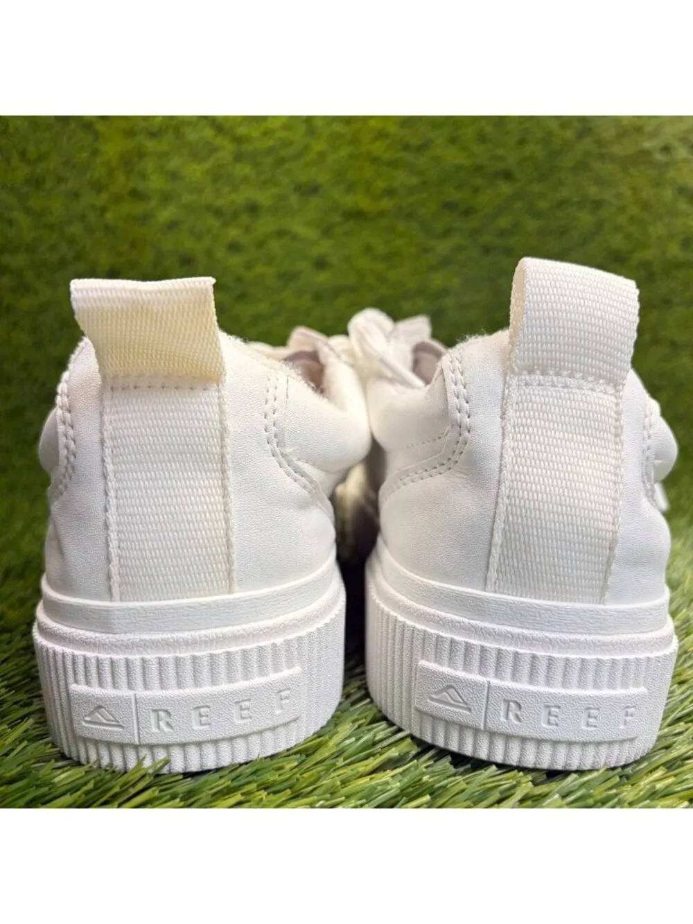 Reef Lay Day Dawn Womens Size 9.5 White Athletic Walking Leather Shoes Sneakers